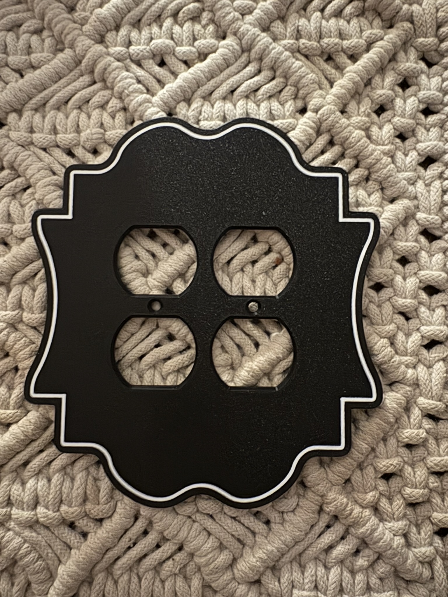 Miniatura 7 do modelo 3D Ornate Victorian-Style Light Switch Cover