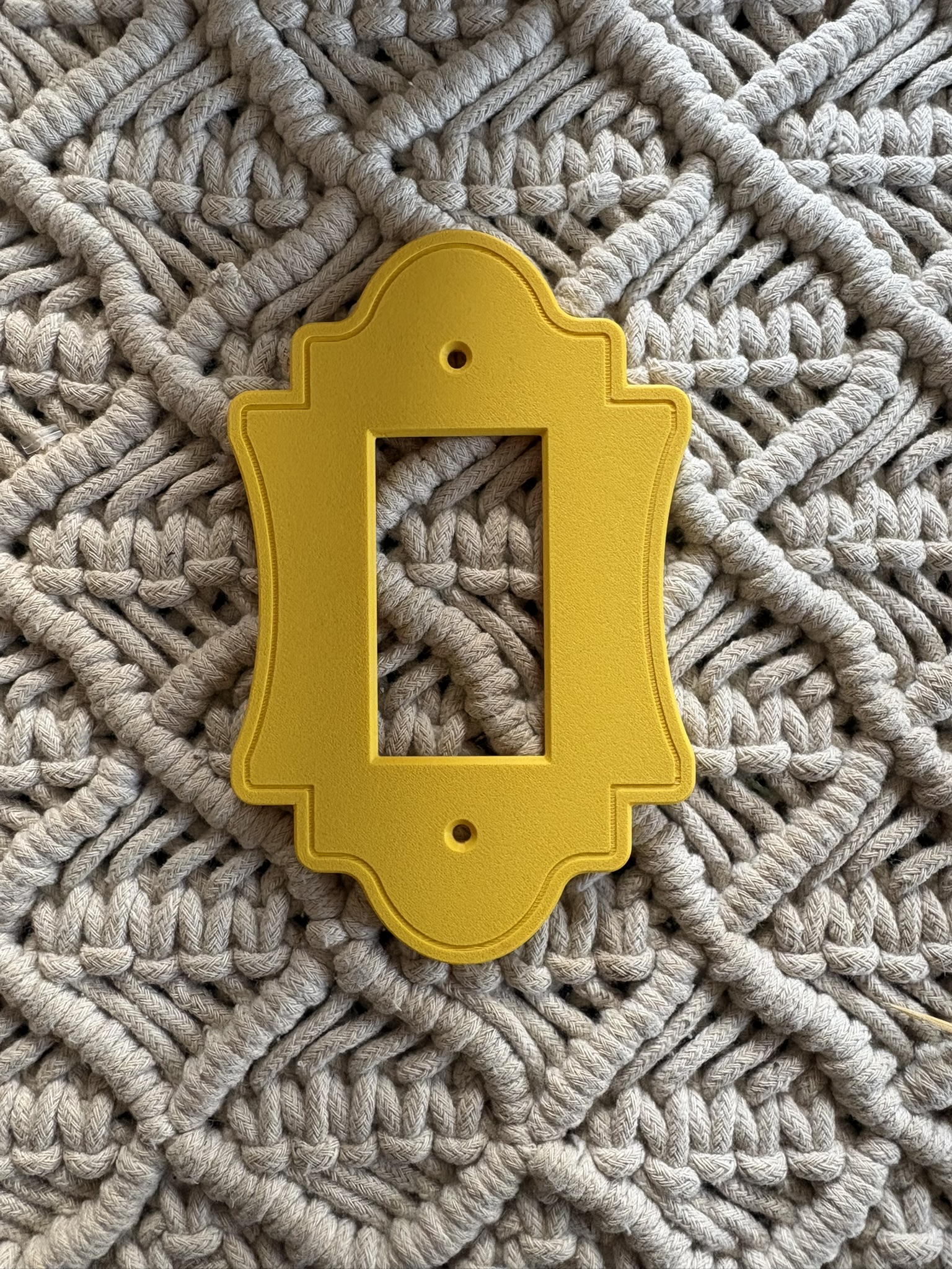 Miniatura 2 do modelo 3D Ornate Victorian-Style Light Switch Cover