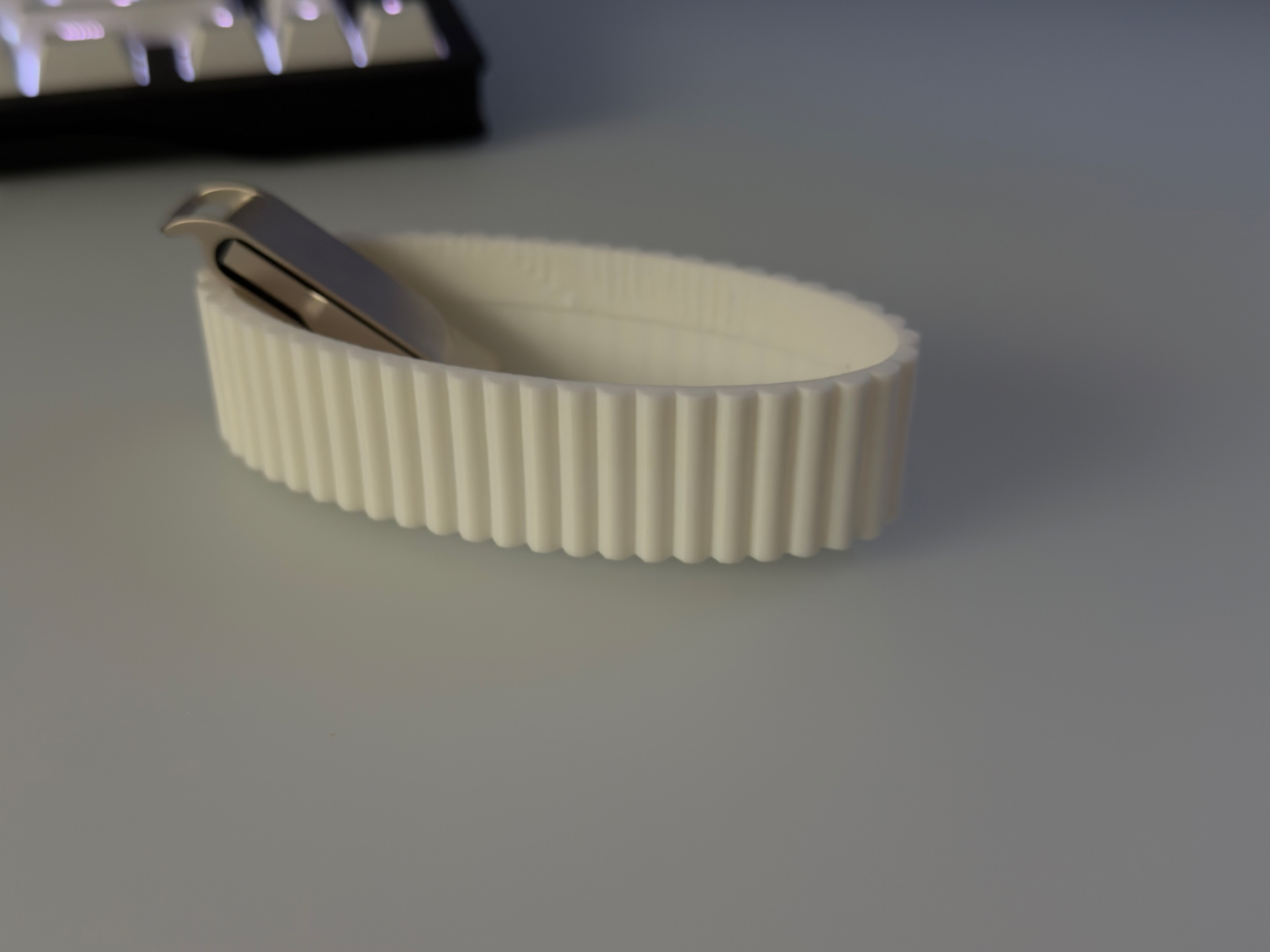 Fluted Oval Tray | Keys, USB & Desk Essentials