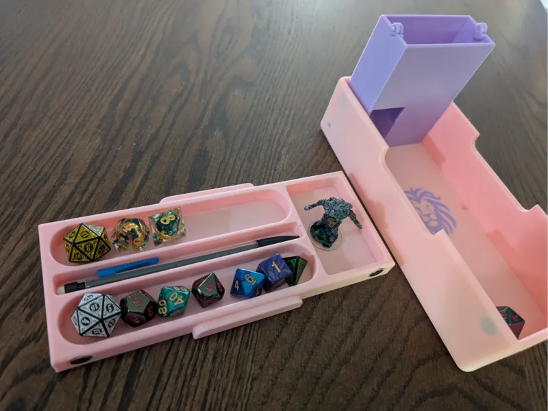 Lion Roar Travel Dice Box with Tower and vault
