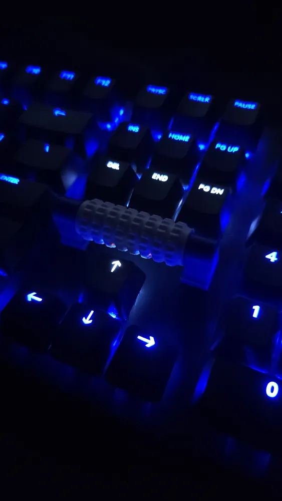 Universal keyboard fidget roller! - Free 3D Print Model - MakerWorld