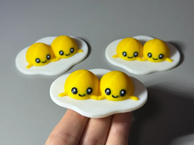 Hand-Holding Happy Eggs | Easter Desk Toy
