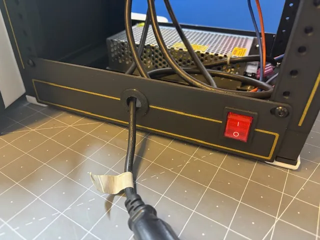 Brace with wire hole and power switch hole [YaMR]