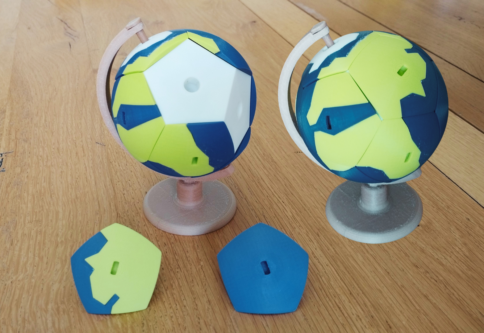 Miniatura 9 do modelo 3D Globe Earth Puzzle
