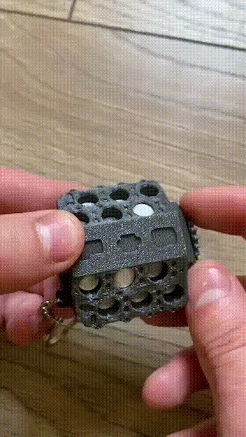 Llavero: W12 Fidget engine keychain — vista de referencia 4