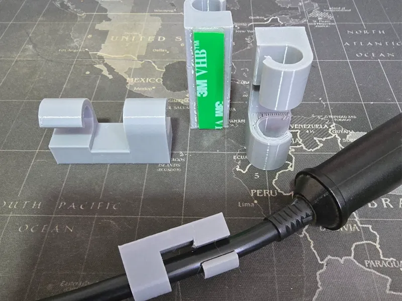 Strong Cable Holder