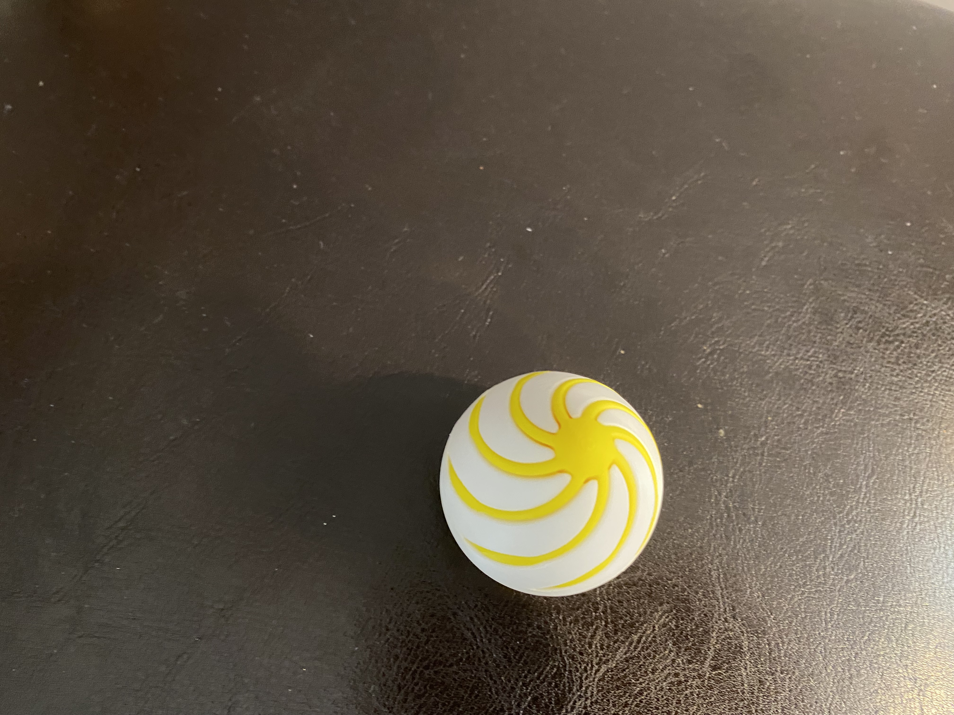 Miniatura 1 do modelo 3D Egg spiral passthrough!