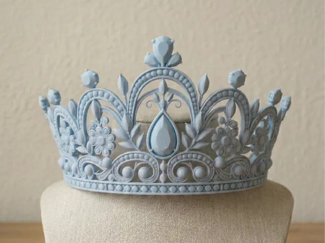 Elegant Royal Tiara / Princess Crown