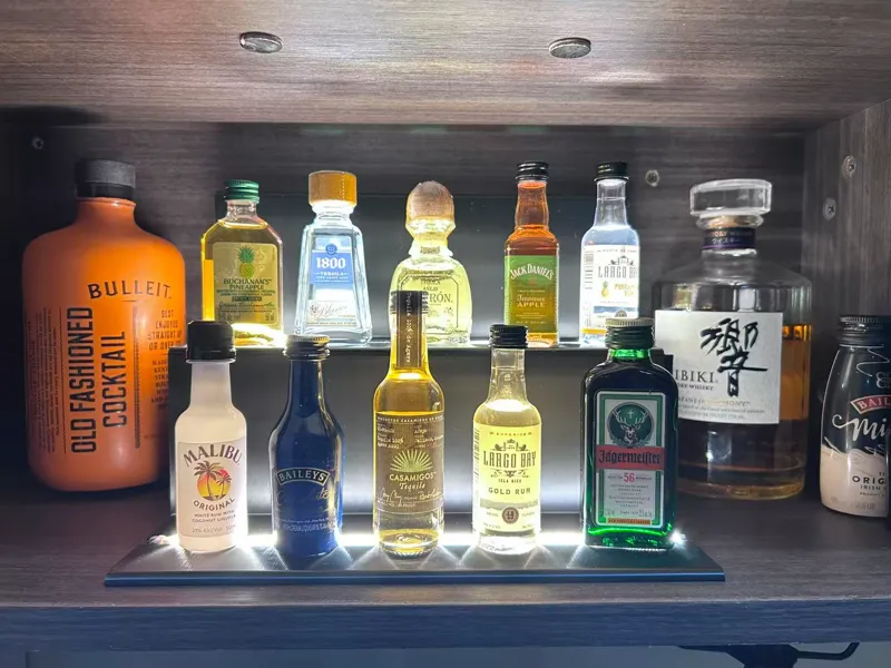 Stepped 50ml Liqueur showcase with 5mm LED groove 