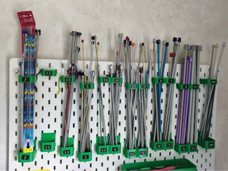 Knitting needle holder for Skadis