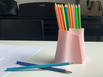 wavy pencil holder