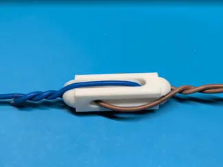 Long wire antenna insulator