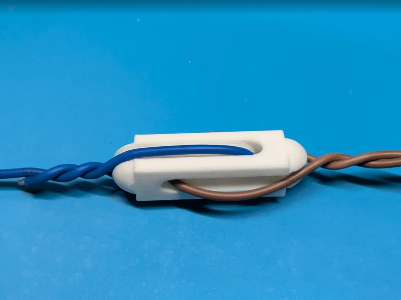 Long wire antenna insulator