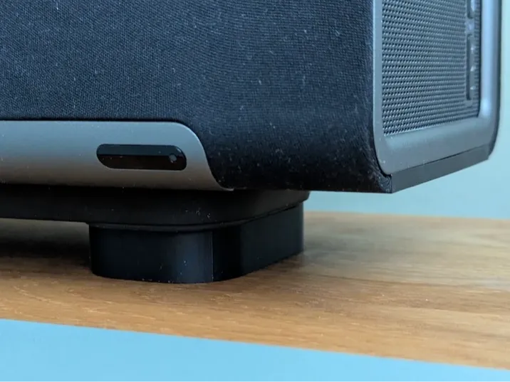 Sonos Playbar foot with interlocking upstand