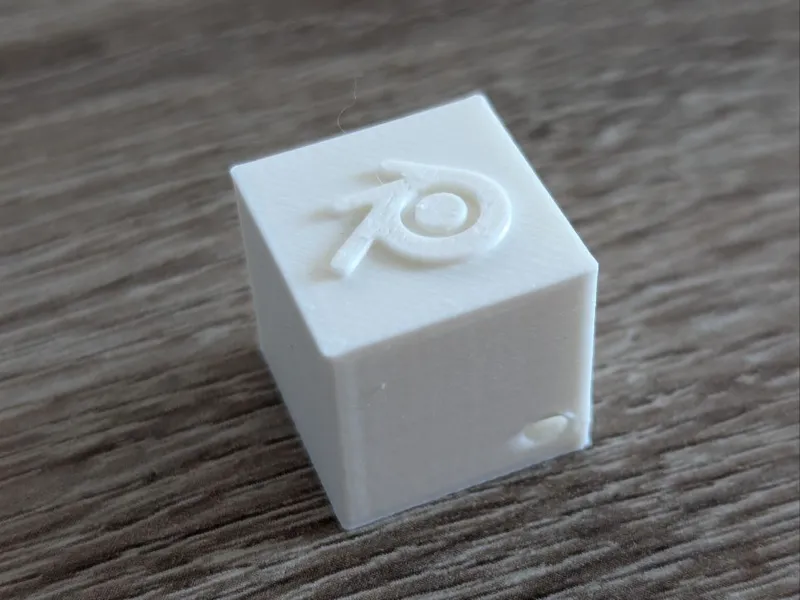 Blender - Default cube keychain