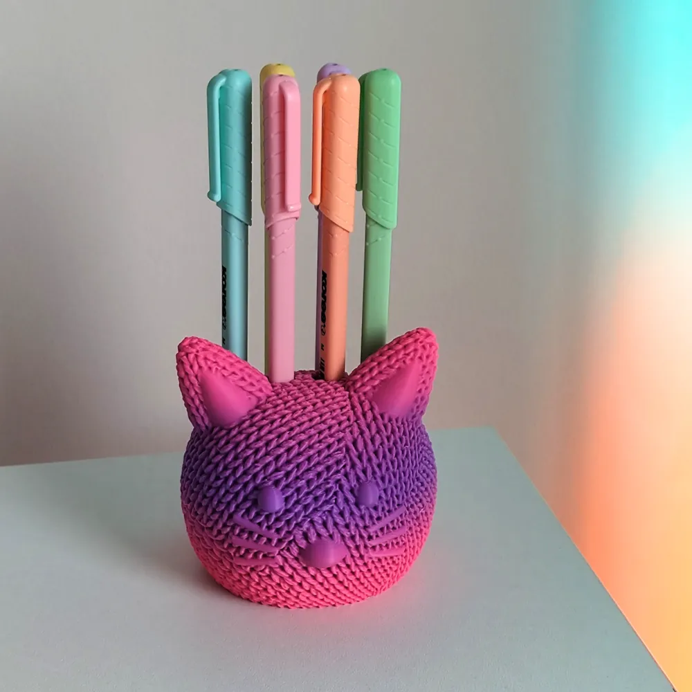 Knitted cat / pencil holder by trixs3D - MakerWorld