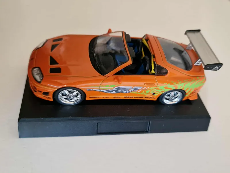 Display Base 1:43 – Minimal Stand for Car Models