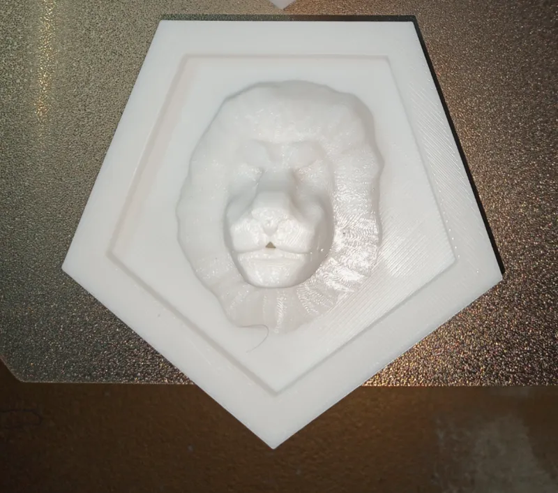 Lion Head Box