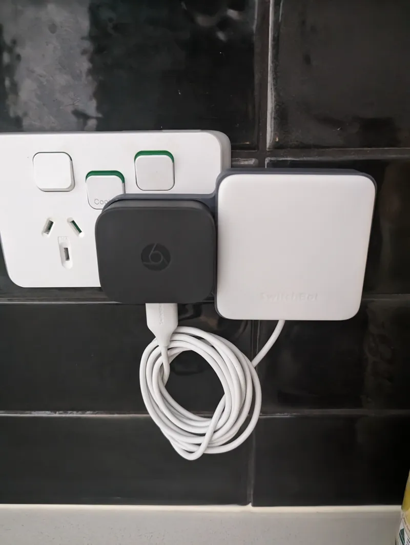 Switchbot Hub Mini - Google Chromecast mount