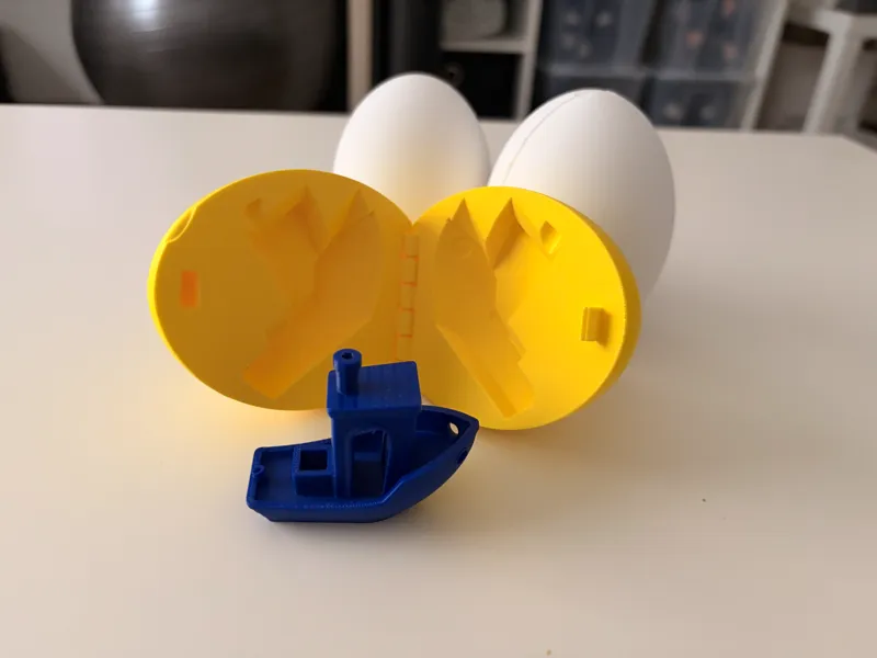 surprise egg - with original benchy