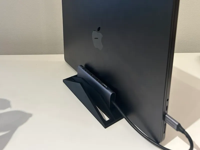 Laptop Stand - 2xMac Book & USB Hub