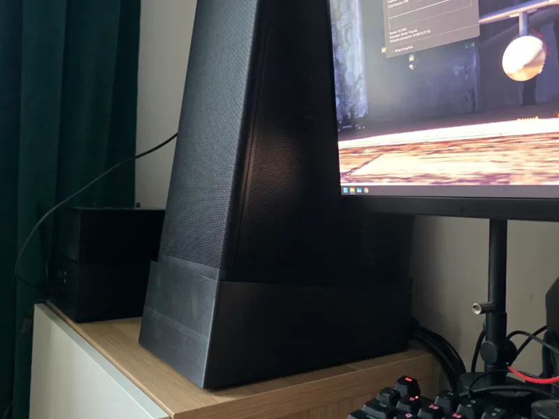 Lian Li Dan A3 Vertical Stand tilted