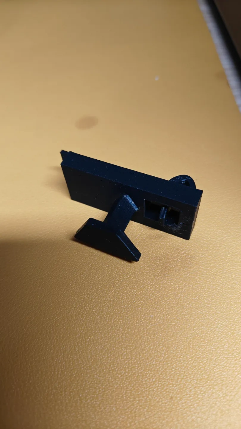 Miniatura 2 do modelo 3D 方孔洞洞板水口钳、工具钳挂架、支架、挂钩