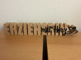 Schriftzug Erzieherin mit Herz 