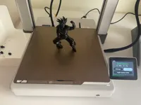 Figurine de Goku en position de combat — photo 3