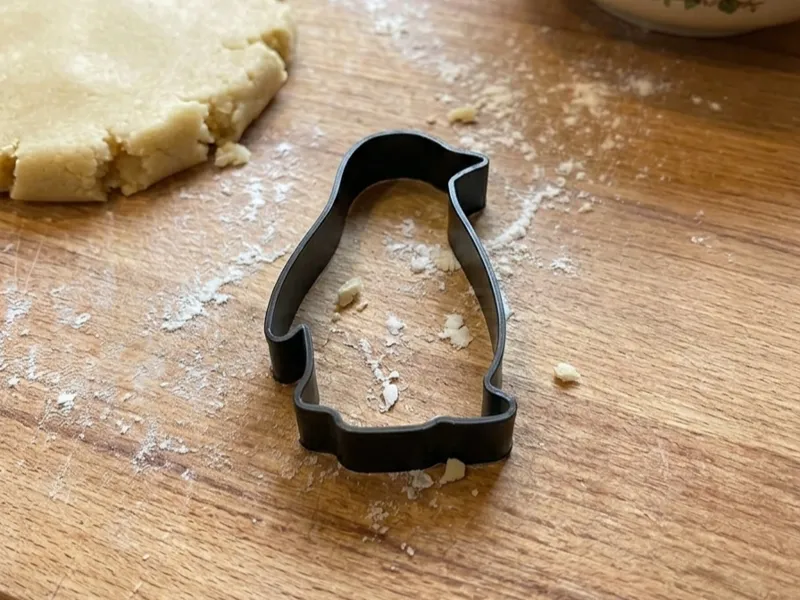 Penguin cookie cutter