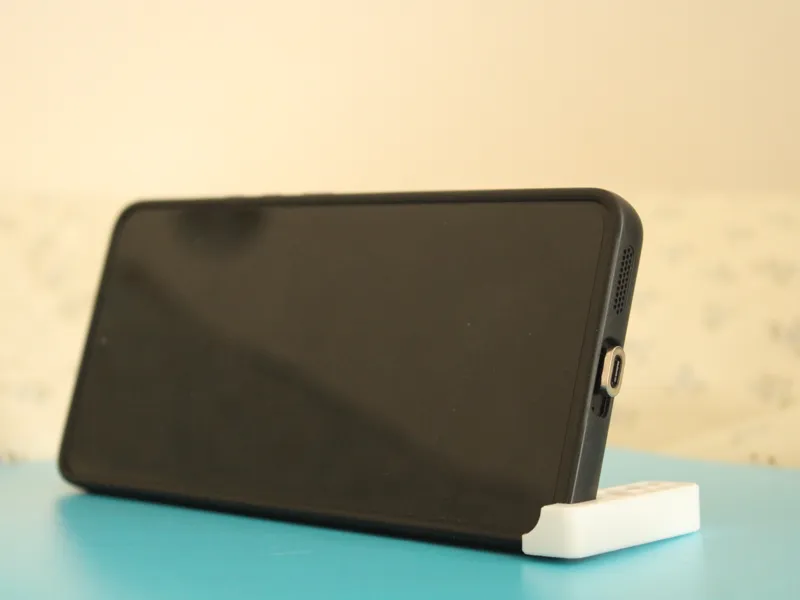 Non Distracting Phone Stand
