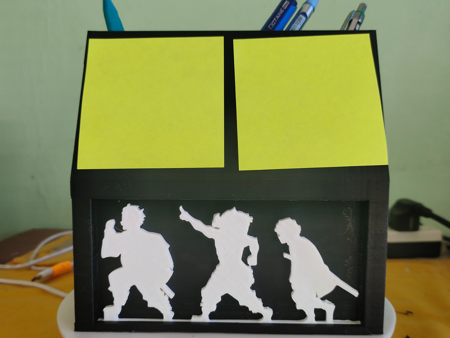 Demon Slayer Desk Organiser with Sticky Notes 400