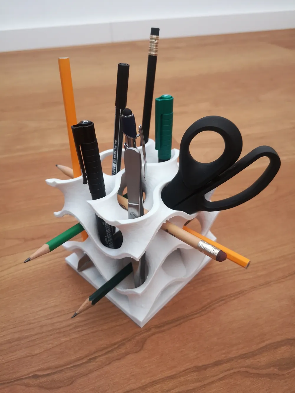 3D модель Gyroid Pen Holder — Настільний органайзер для ручок 3D-друк | Для дому Львів — 3D друк Львів