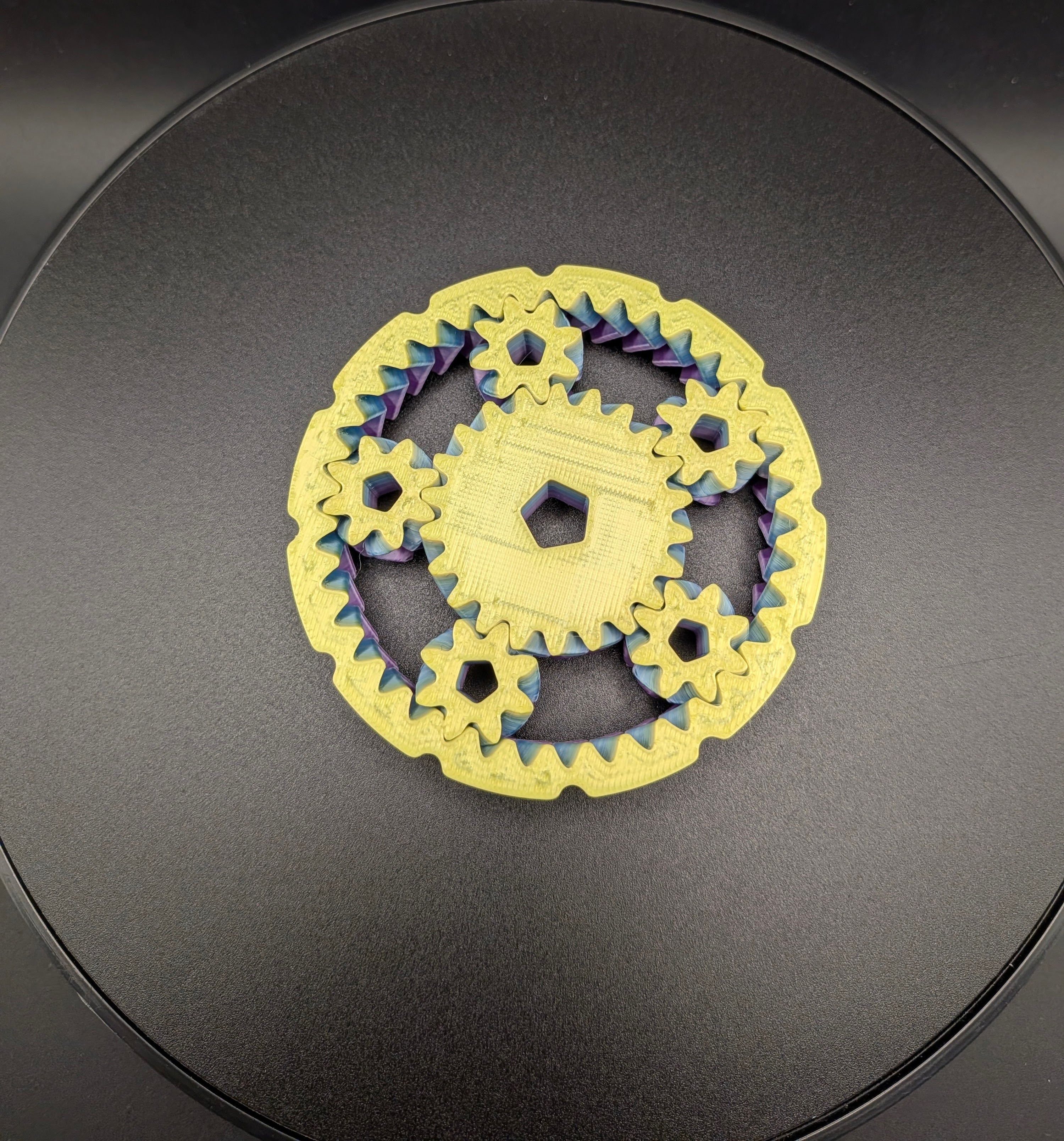 Miniatura 1 do modelo 3D Customizable Parametric Planetary Fidget