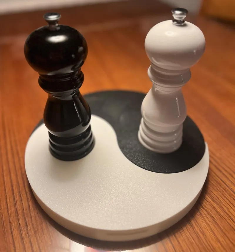 Salt & Pepper holder (Yin Yang style)