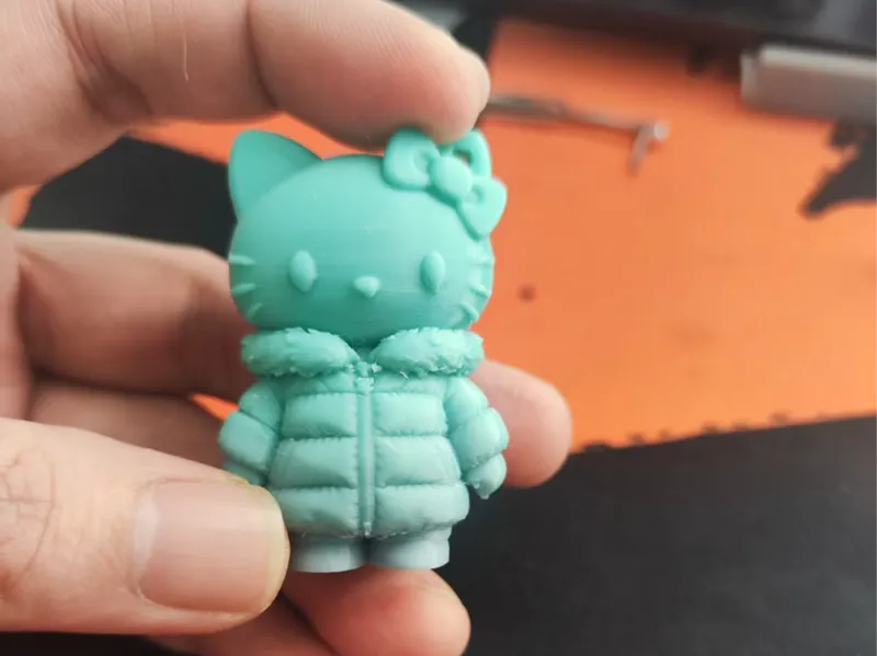穿羽绒服的hello kitty 钥匙链