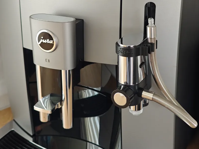 Jura E8 (EB) hose holder for steel casing pipe