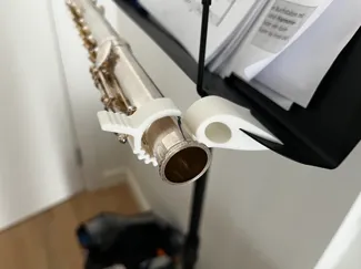 Flute hooks for note stand