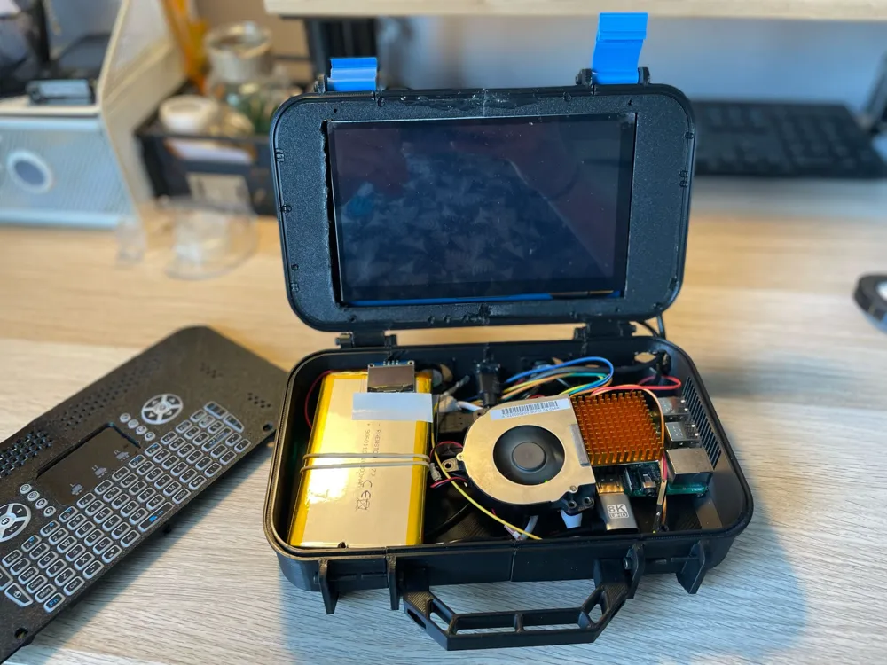 rugged raspberry pi laptop by toaststealer_2010 - MakerWorld