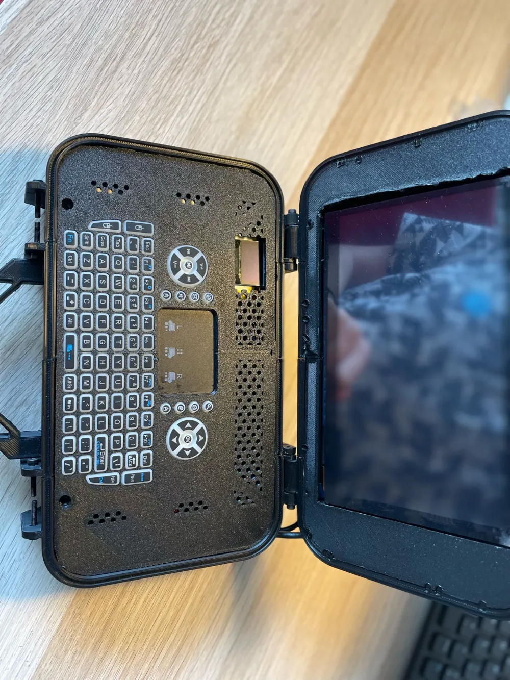 rugged raspberry pi laptop by toaststealer_2010 - MakerWorld