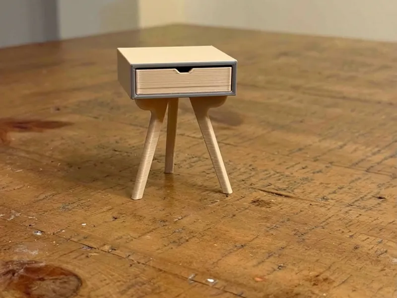 1:12 Triside Side Table