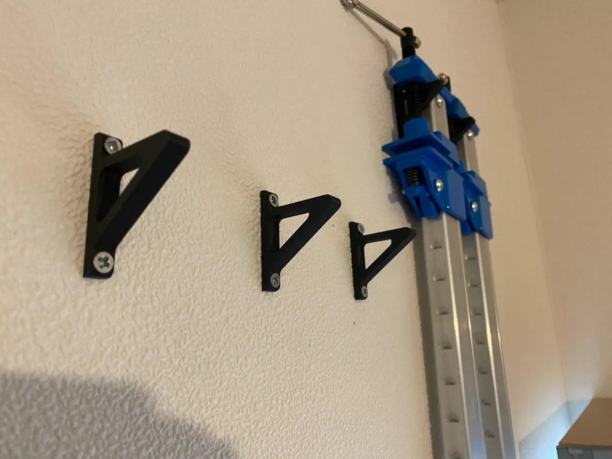 Crochet d'angle mural