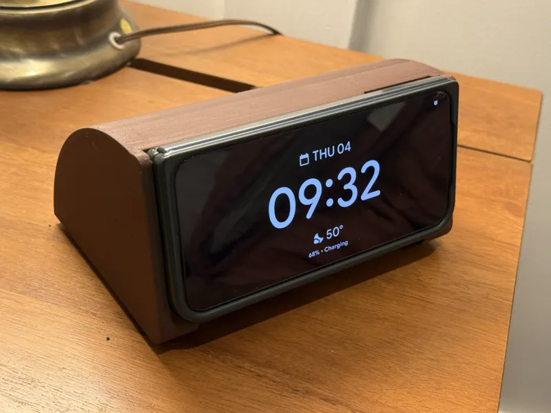 Pixel 10 Pro Fold Clock Stand (With USB)
