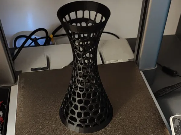 Vase facetté Voronoï
