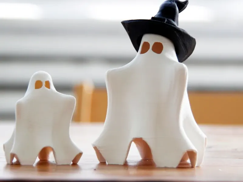 Cute hug me ghost