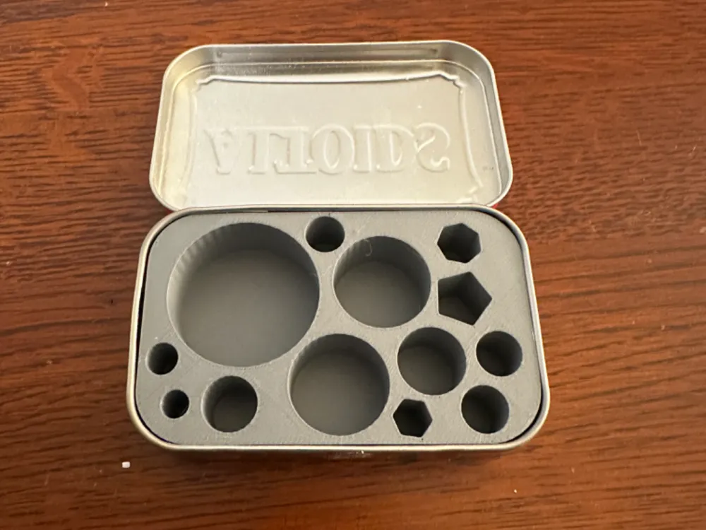 Odd shaped Altoids organizer by Matt1 - MakerWorld