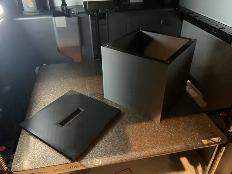 Magnetic Coin Bank