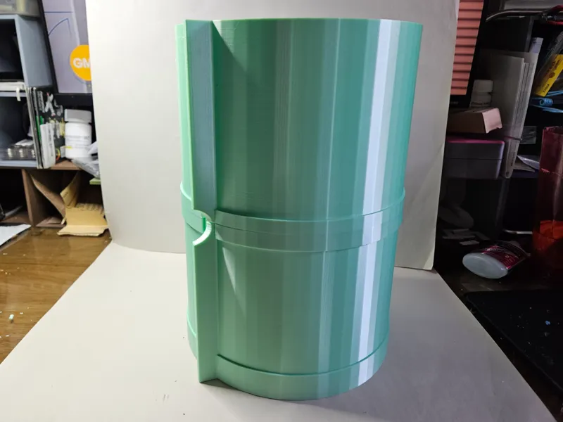 Countertop paper towel holders with suction cups 2
