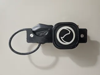 Key Holder With JioTag Go
