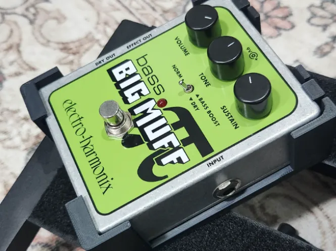 Big Muff Bass Pedal Holder